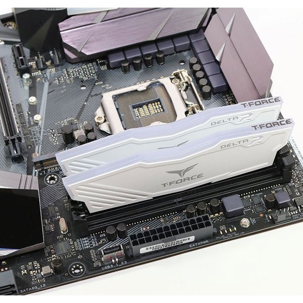 رم کامپیوتر DDR4 دو کاناله 3600 مگاهرتز CL18 تیم گروپ مدل DELTA RGB ظرفیت 16 گیگابایت